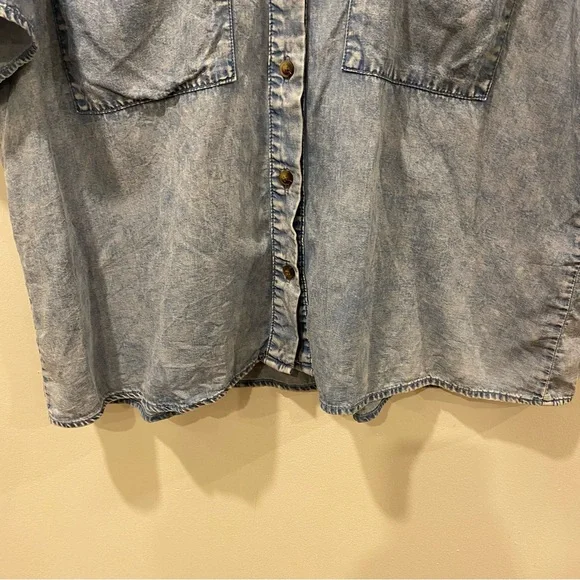 Short sleeve chambray button down - Picture 8 of 11